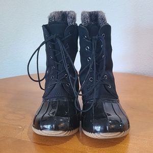 Worn Once- JUST FABULOUS -Cute Black Lace-Up Duck Boots- Fleece Lined, Size 7 🦆